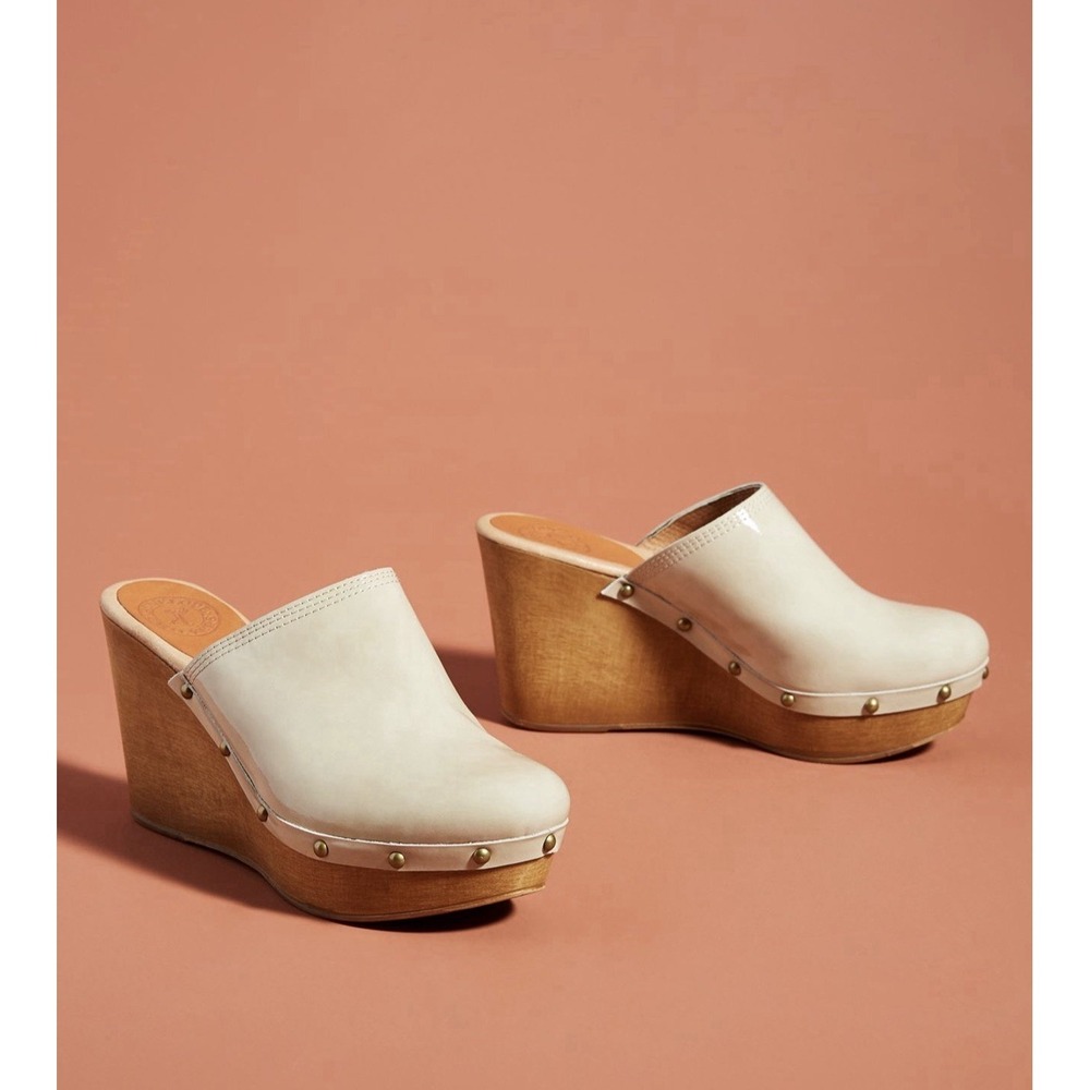 Penelope Chilvers Patent Leather Wedge Clogs Cream Anthropologie‎ 39 8/8.5 $225